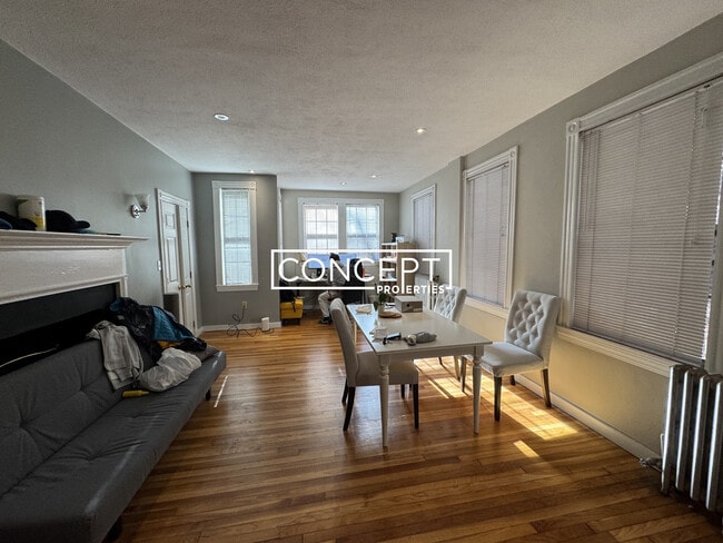 Photo - 82 Phillips St Unit 2