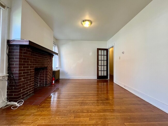 Photo - Beautiful One Bedroom in Oakland! Equipped...