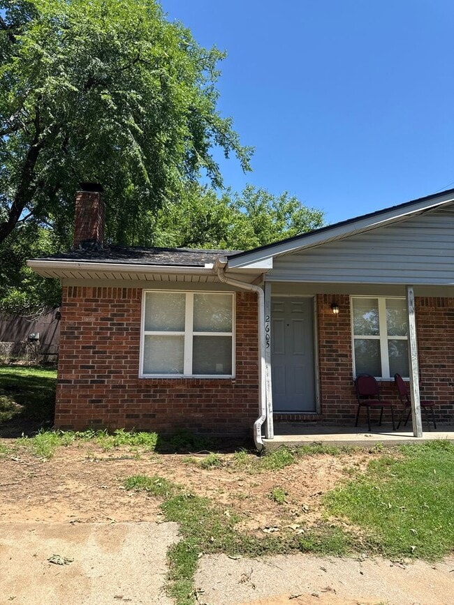 Building Photo - 2605/ 2607 S. 16TH Unit 2605 S 16TH