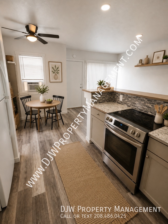 Photo - 504 5th St S