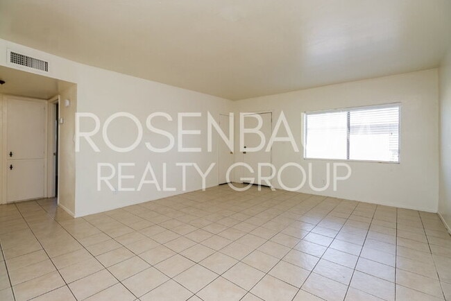 Photo - 1326 N Miller Rd Unidad b