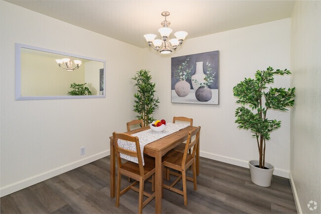 4BR, 2BA - 1,849SF - Dining Room - Fountain Circle Townhomes