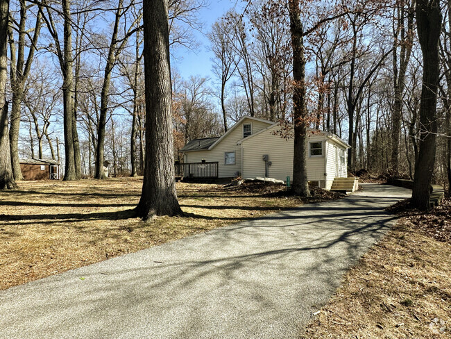 Building Photo - 5761 W Lincoln Hwy Rental