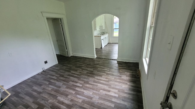 Photo - 211 Crockett St