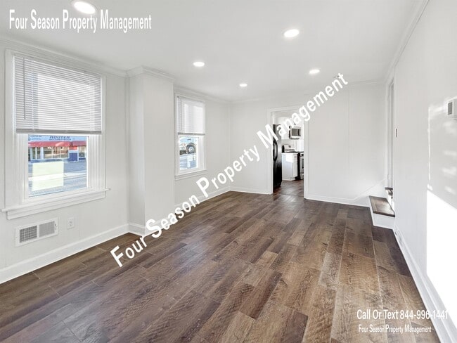 Photo - 300 E Franklin St