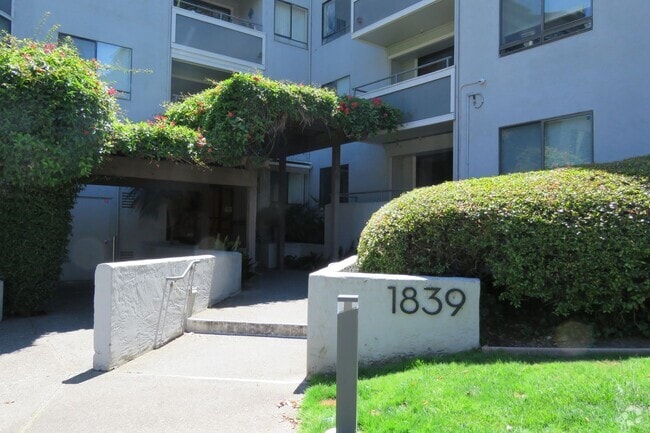 Building Photo - LARGE STUDIO IN SUNNY MISSION W/PARKING Unit 362 Rental