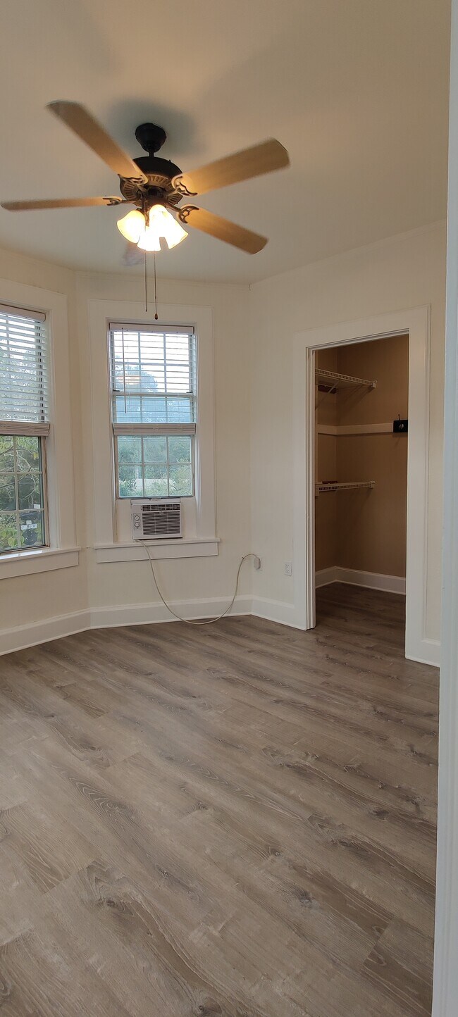 Photo - 1916 7th Ave W