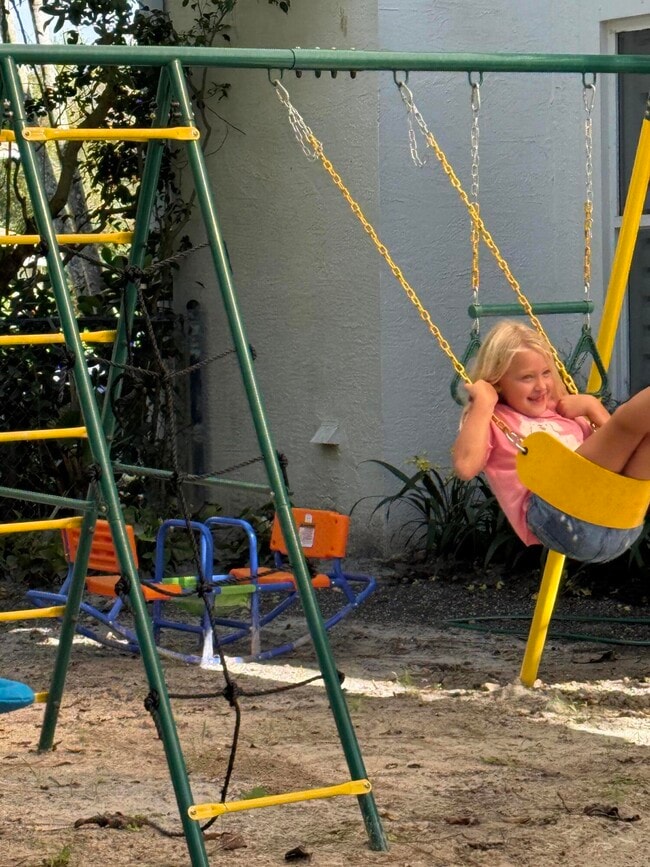 Photo - 377 Squire Dr