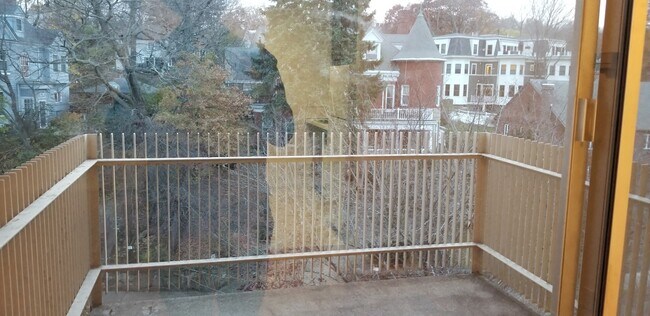 40 Gardner Rd Unit 1E