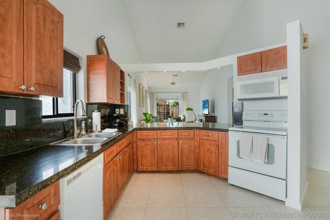 Photo - 21712 Wapford Way