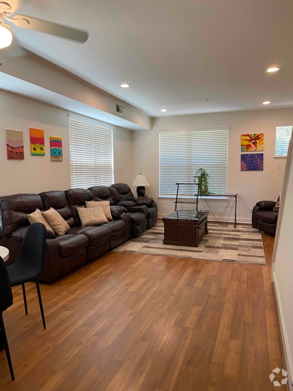 Building Photo - 222 City Center Dr Rental
