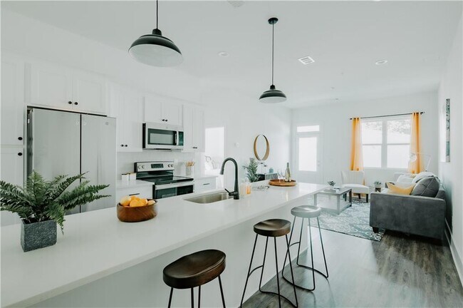 Photo - 117 Mayson Ave NE Unit C