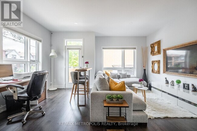 Photo - 27 Thornton Ave