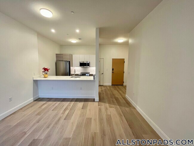 Building Photo - 1079 Commonwealth Ave