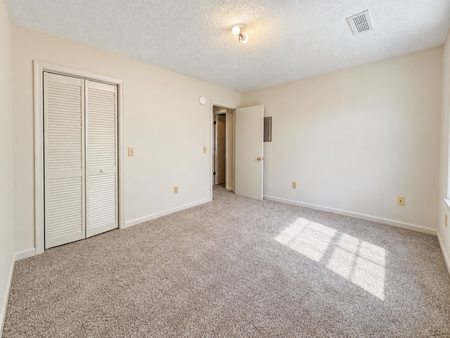 1221 Harmony Dr