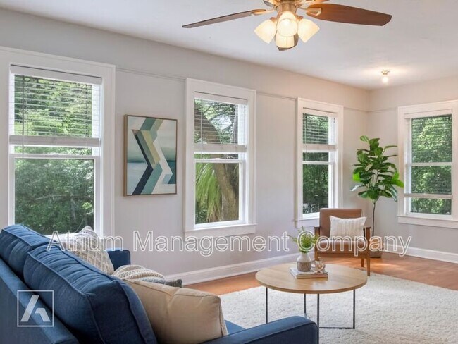 Photo - 813 E Concord St Unidad A