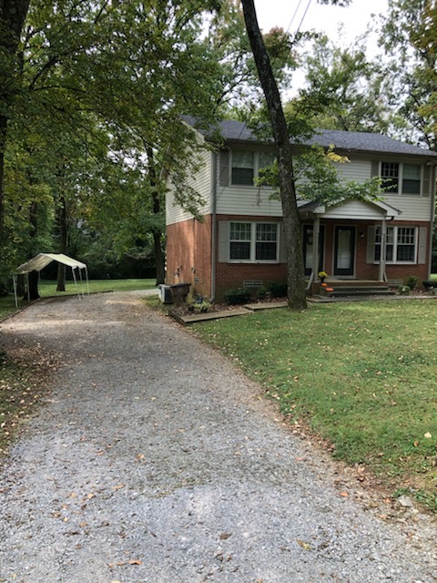 Building Photo - 1527 Graybar Ln Rental