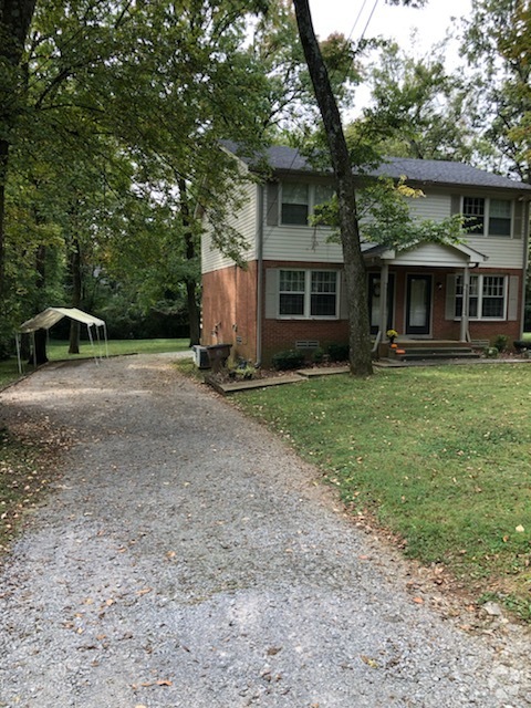 Building Photo - 1527 Graybar Ln Rental