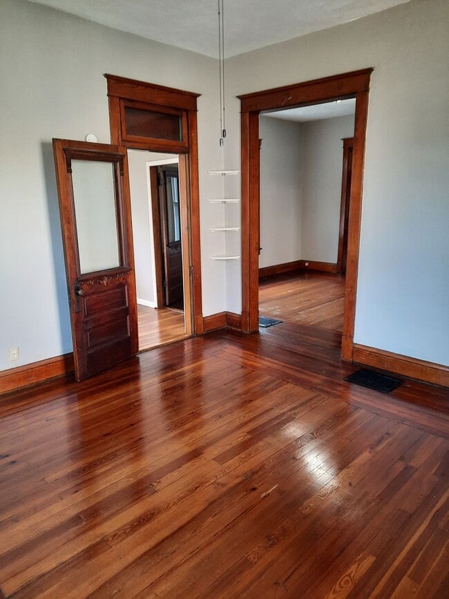 Photo - 1615 Ferry St