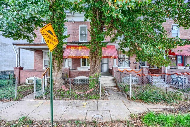 Photo - 1113 Ashburton St
