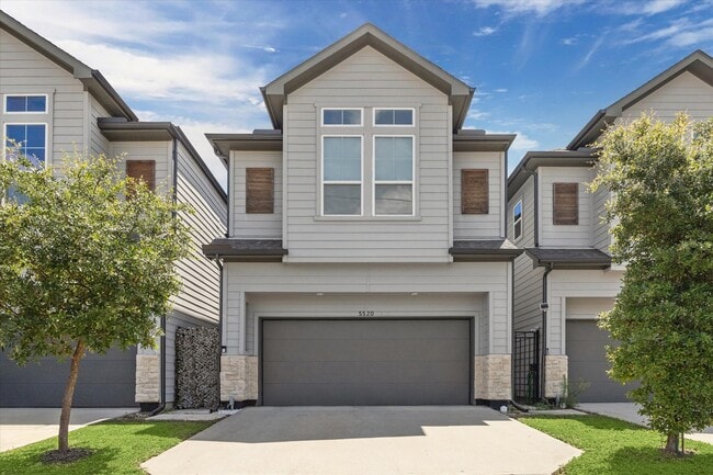 Photo - 5520 Rosslyn Rd