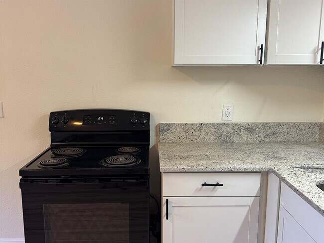 Photo - 623 Beckett Way