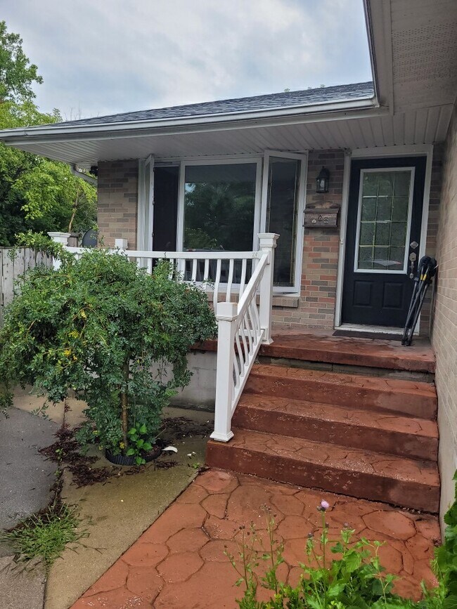 Photo - 31 Tunis Ave