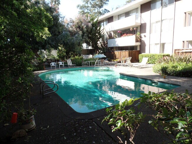 Photo - 4466 View Pl