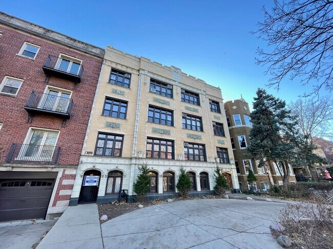 Photo - 1127 W Farwell Ave Condo Unit 305