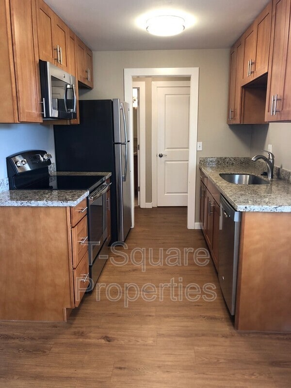 Building Photo - 325 5th Ave S Rental
