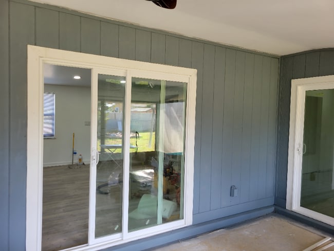 Photo - 111 Francis Dr NE