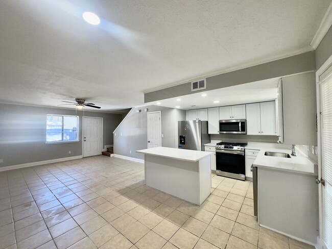 ! Beautiful 2BA/1.5BR Townhome in Gulf Hig... - ! Beautiful 2BA/1.5BR Townhome in Gulf Hig...