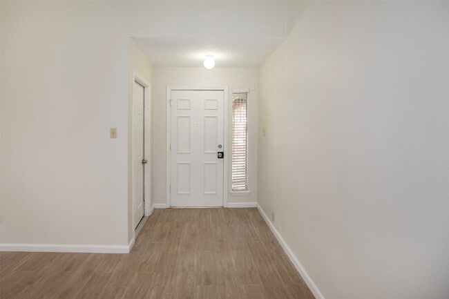 Photo - 15106 Silverman St