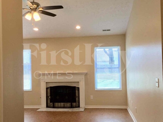 Photo - 687 Bobolink Ct