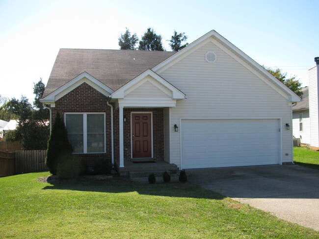 Building Photo - Like new home in Oldham County