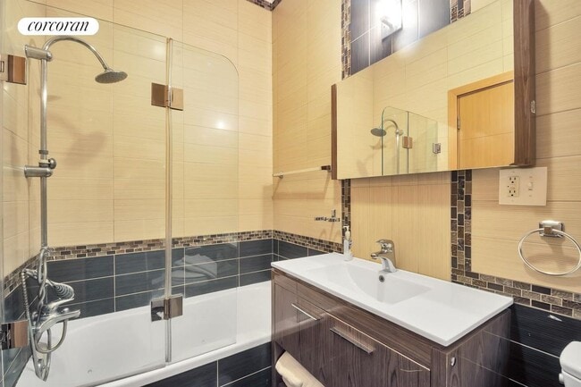 Photo - 9 W 120th St