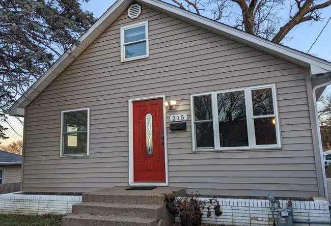 Building Photo - 215 15th St Rental