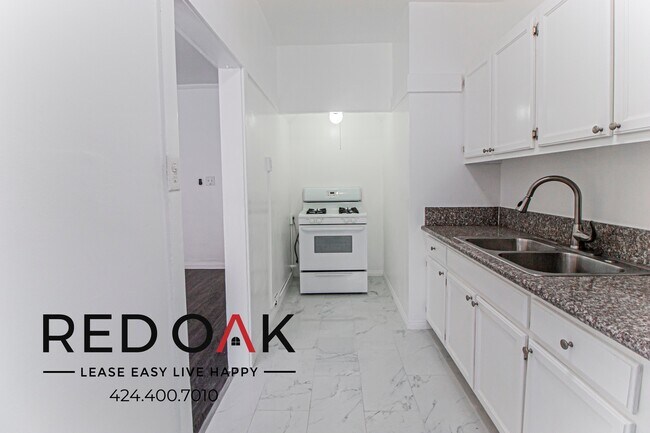 Photo - 915 Grattan St Unit 202