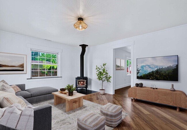 829 Lincoln Ave