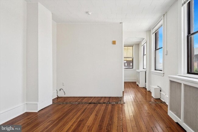 Building Photo - 921 Christian St Rental