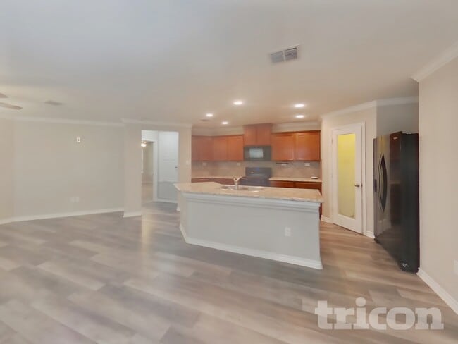 Photo - 15307 Delta Pt