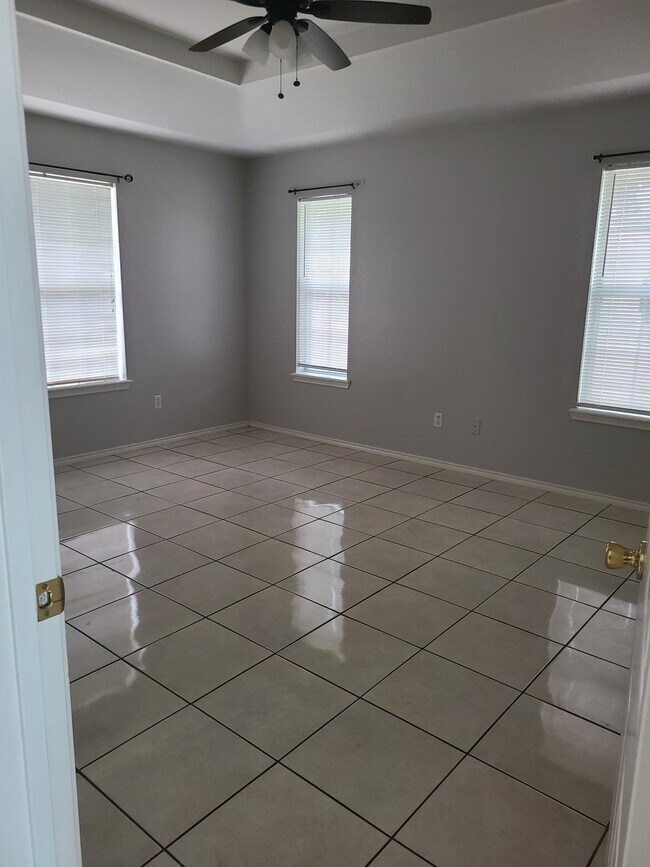 Photo - 1105 Lexington Cir Unidad A