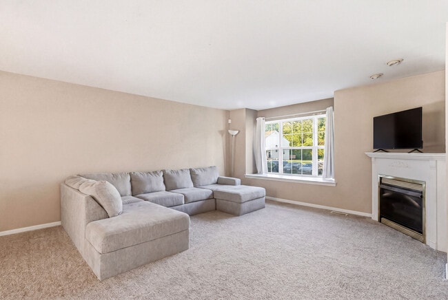 Photo - 327 Allens Ln