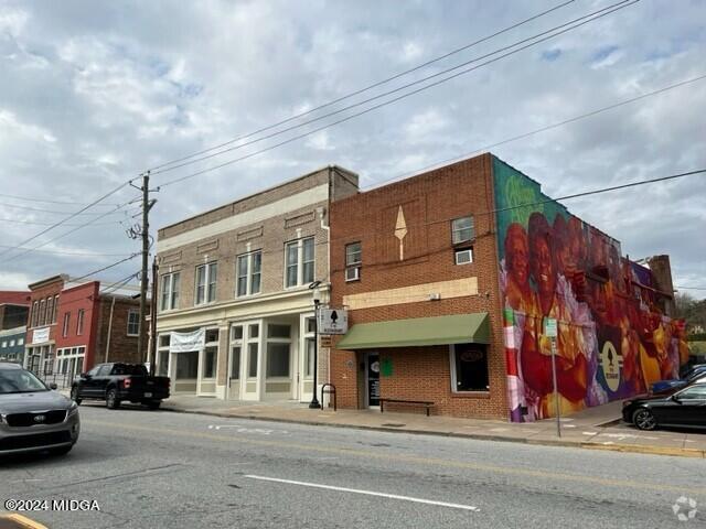 Building Photo - 813 Forsyth St Unit A Rental