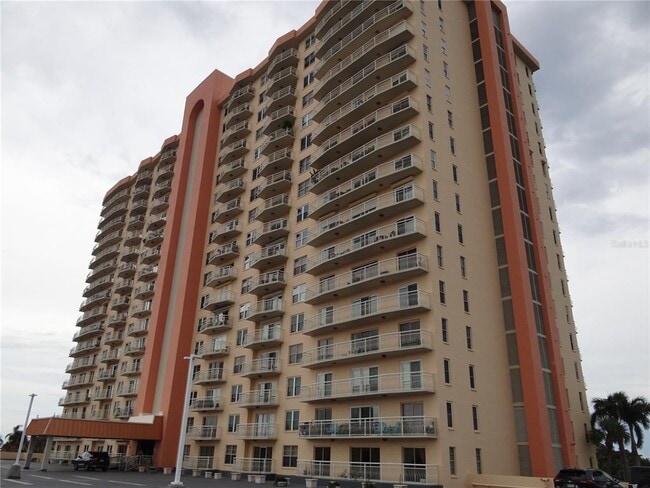 Building Photo - 4900 Brittany Dr S Unit 305