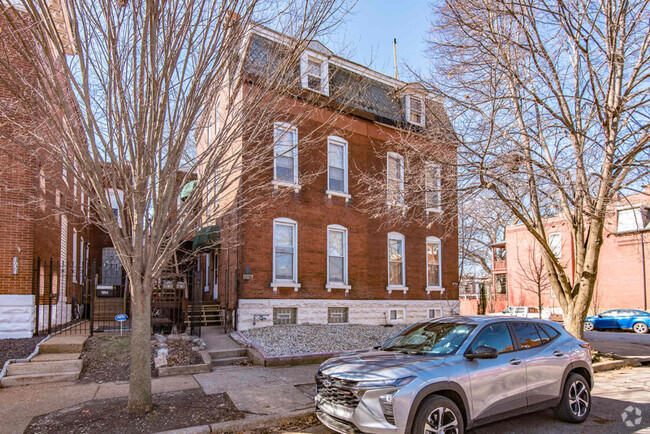 Building Photo - 1956 Senate St Unit 1F Rental