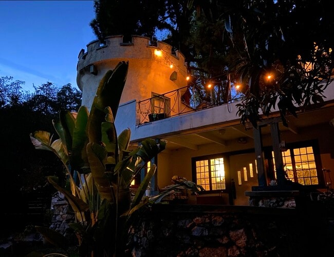 Building Photo - 8337 Lookout Mountain Ave