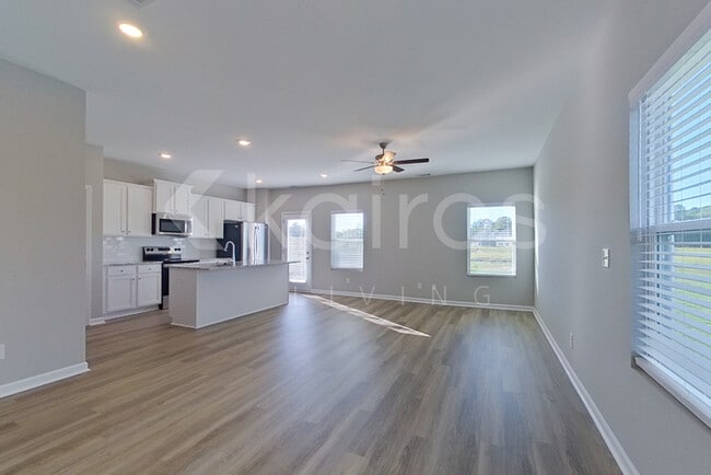 Photo - 888 Silent Barge Cv