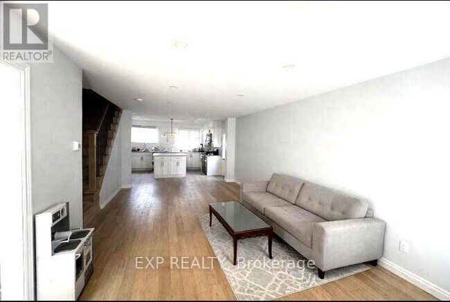 Photo - 150 Overlea Dr