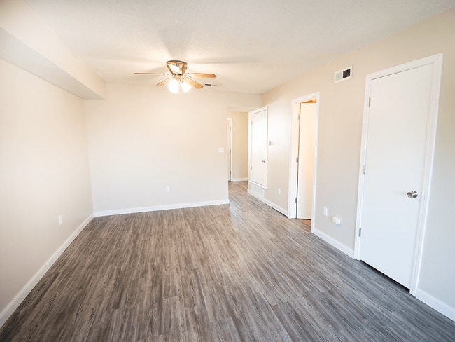 Building Photo - Northridge Crossing Apartments and Townhomes